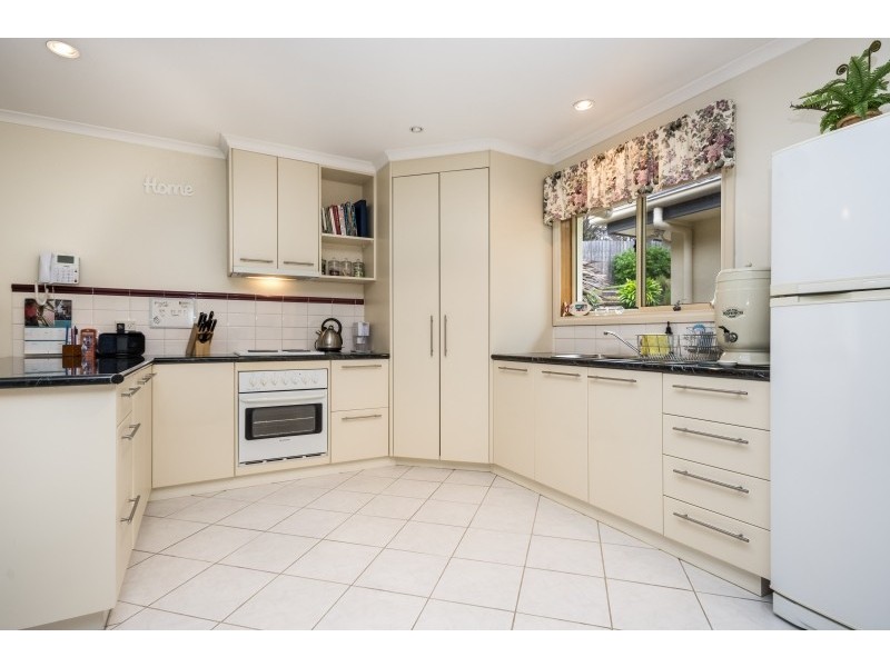 8 Dean Street, Ravenswood TAS 7250