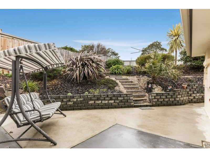8 Dean Street, Ravenswood TAS 7250