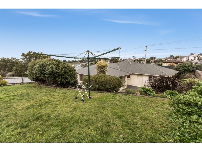 8 Dean Street, Ravenswood TAS 7250