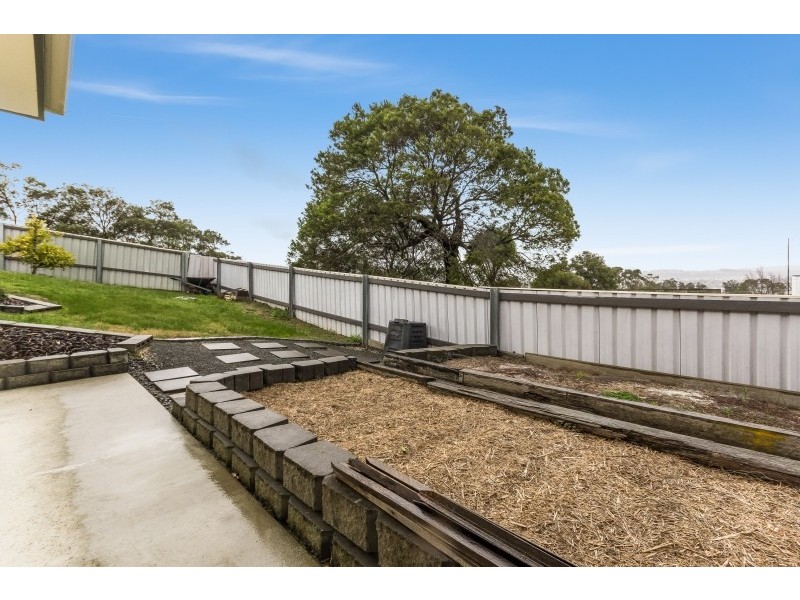 8 Dean Street, Ravenswood TAS 7250