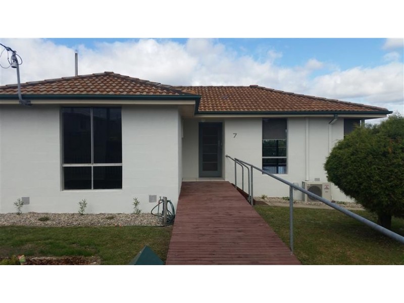 7 Wallace Street, Newnham TAS 7248