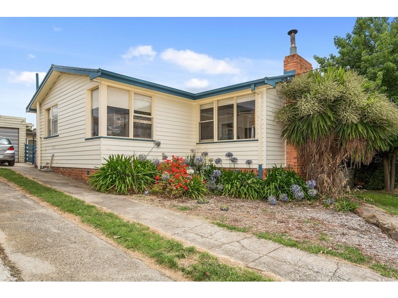 8 Regent Street, Waverley TAS 7250