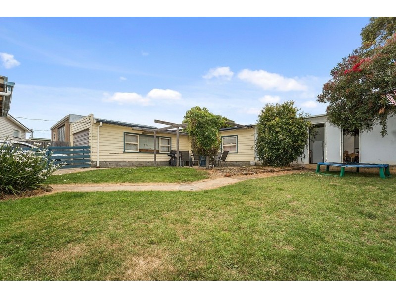8 Regent Street, Waverley TAS 7250