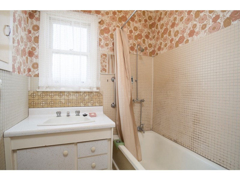 235 Hobart Road, Kings Meadows TAS 7249