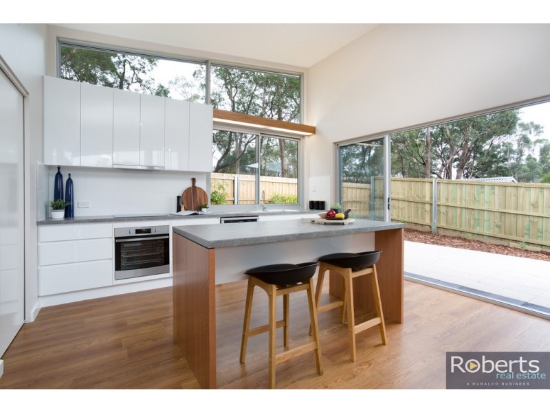 2/138 Outram St, Summerhill TAS 7250