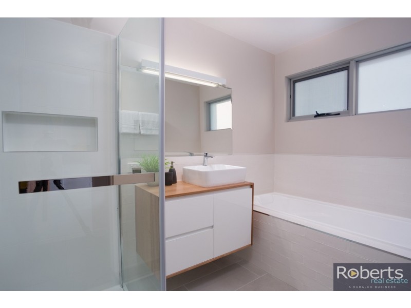 2/138 Outram St, Summerhill TAS 7250