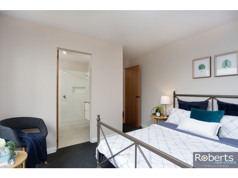 2/138 Outram St, Summerhill TAS 7250