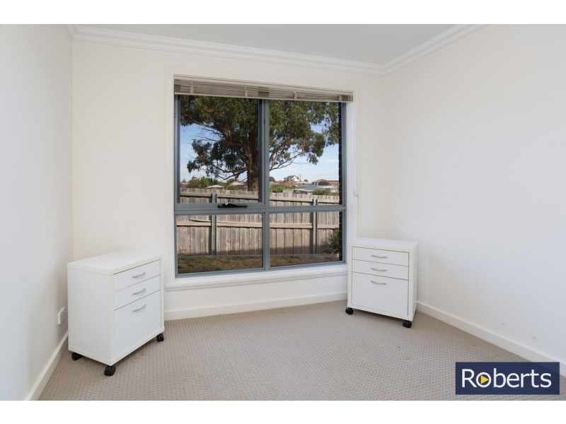 2/21 Dafnis Drive, Newnham TAS 7248