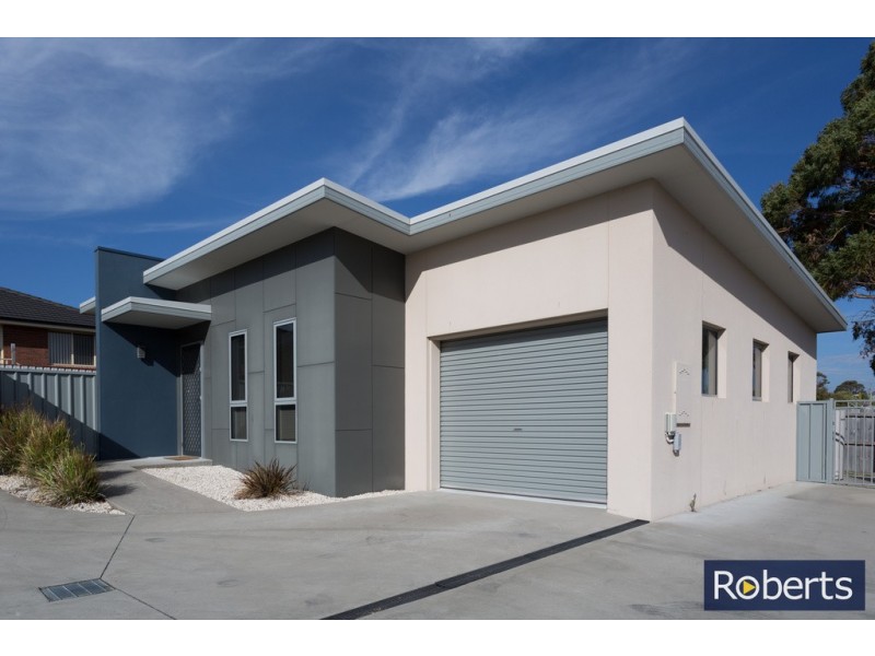 2/21 Dafnis Drive, Newnham TAS 7248