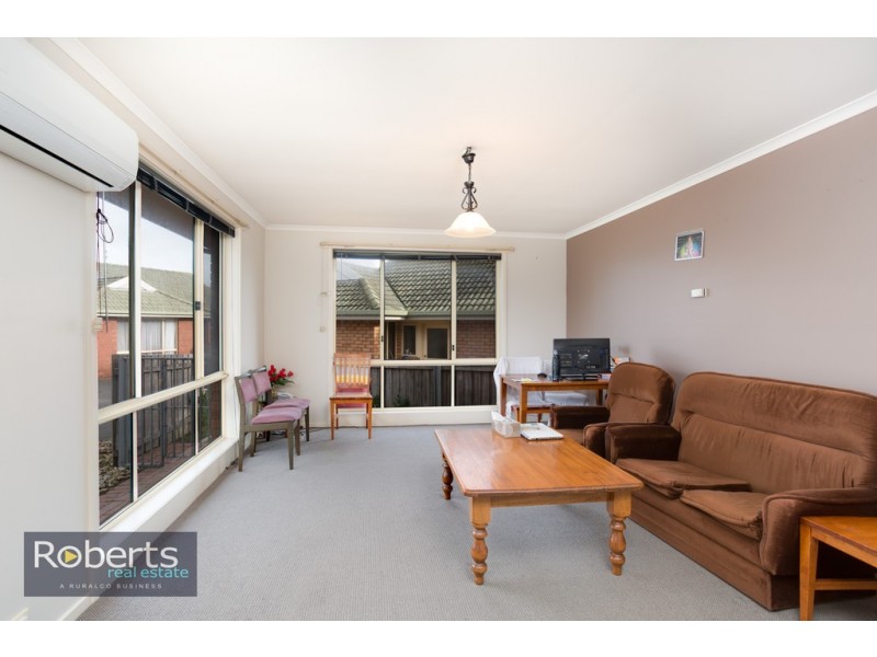 2/104 Franmaree Rd, Newnham TAS 7248