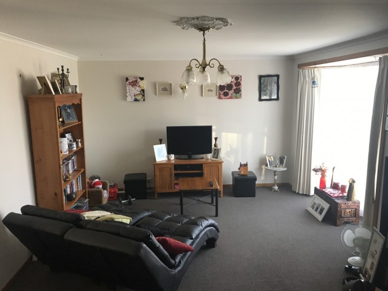 2/11 Dean Street, Ravenswood TAS 7250