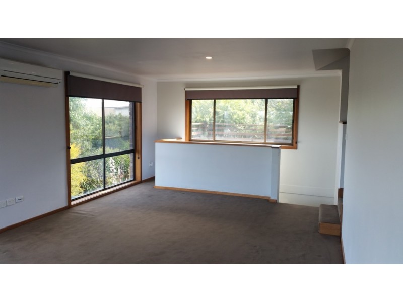 74 Viewbank Road, Newnham TAS 7248