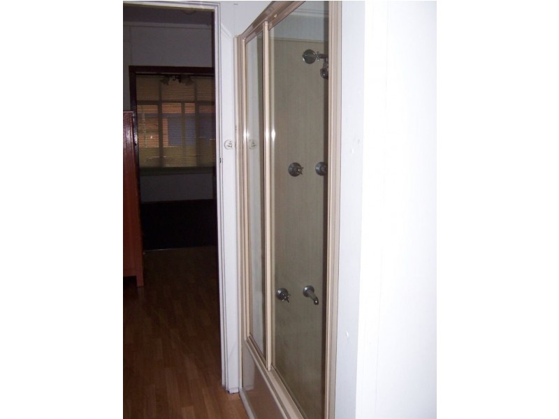 Flat – 10 Thistle Street, South Launceston TAS 7249