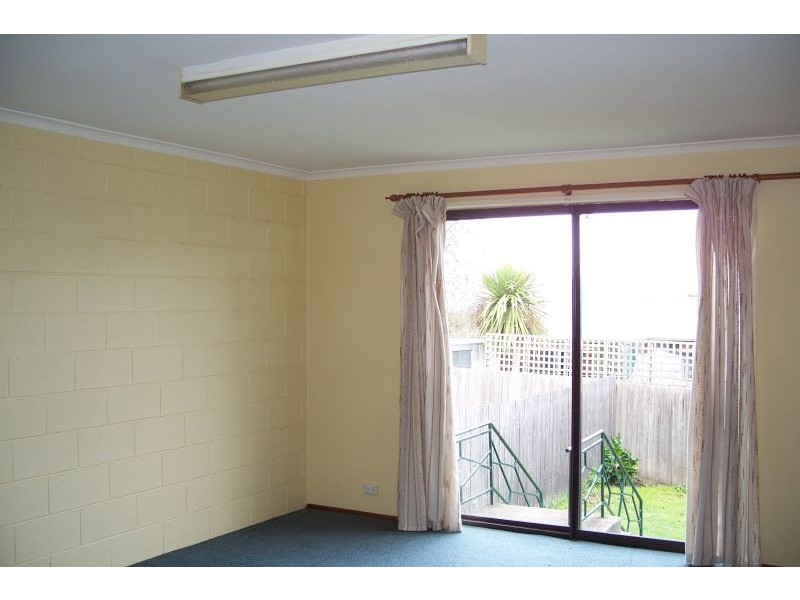 4/22 Bishops Drive, Newnham TAS 7248