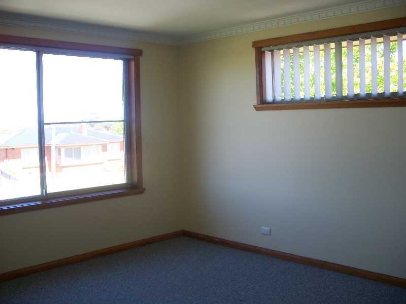 22 Cornwall Crescent, Newnham TAS 7248