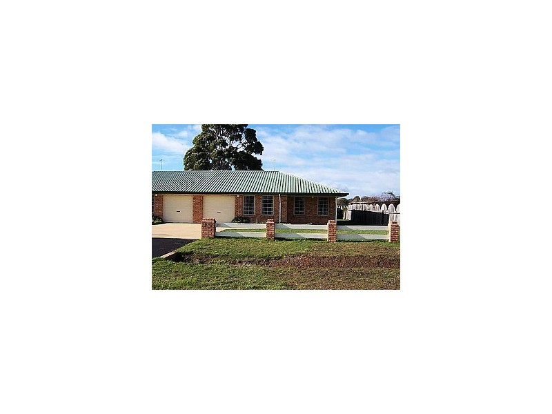 2/27 Jones Street, Westbury TAS 7303