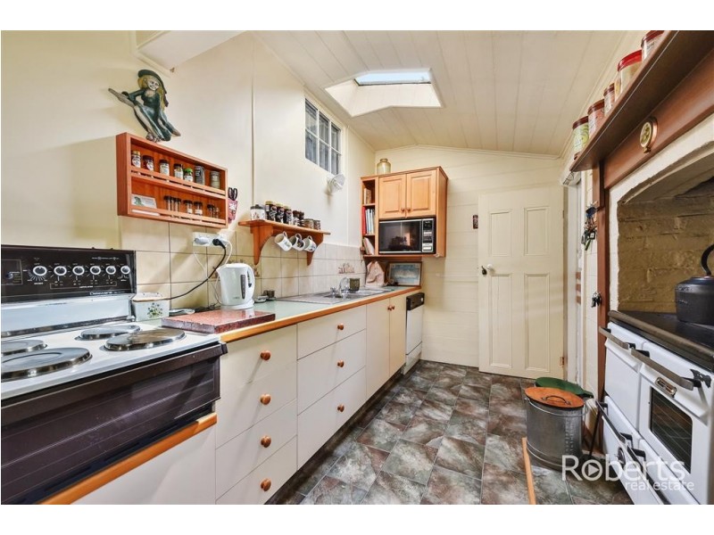 208 Alanvale Rd, Newnham TAS 7248
