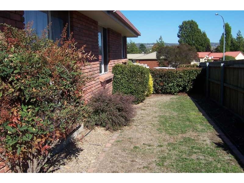 1/6 Patricia Place, Newnham TAS 7248
