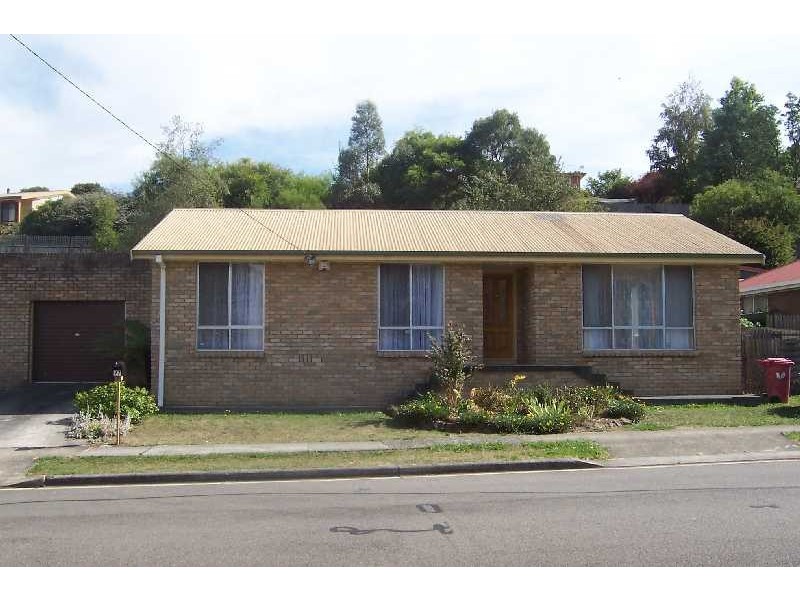 27 Parklands Parade, Newnham TAS 7248