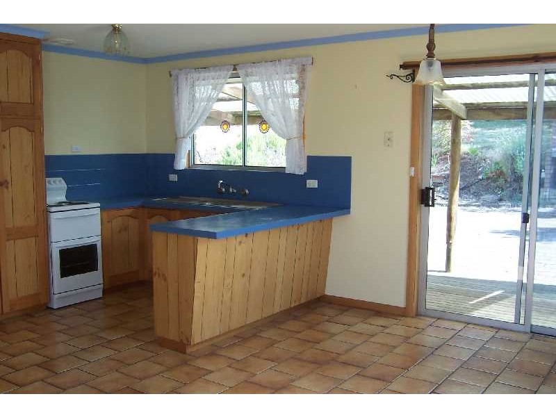 27 Parklands Parade, Newnham TAS 7248