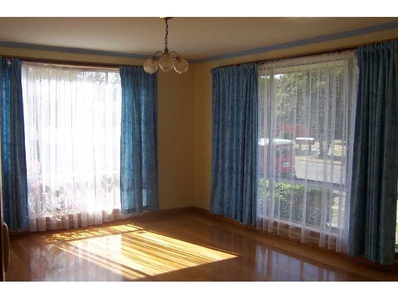 27 Parklands Parade, Newnham TAS 7248