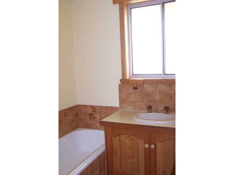 27 Parklands Parade, Newnham TAS 7248