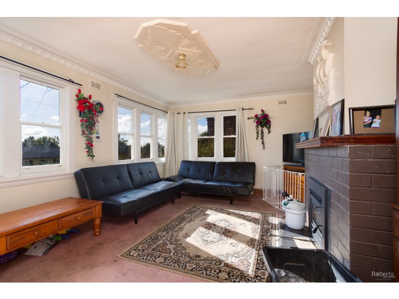 8 Sayer St, Newnham TAS 7248