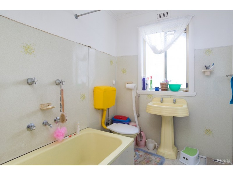 8 Sayer St, Newnham TAS 7248