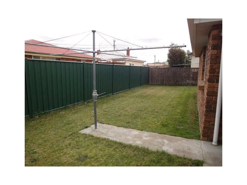 2/7 Foch Street, Mowbray TAS 7248