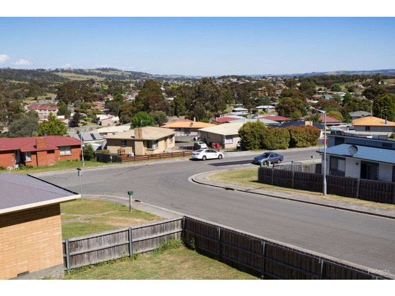 4 Emerald Place, Ravenswood TAS 7250
