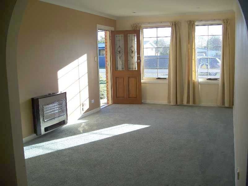 2/27 Jones Street, Westbury TAS 7303