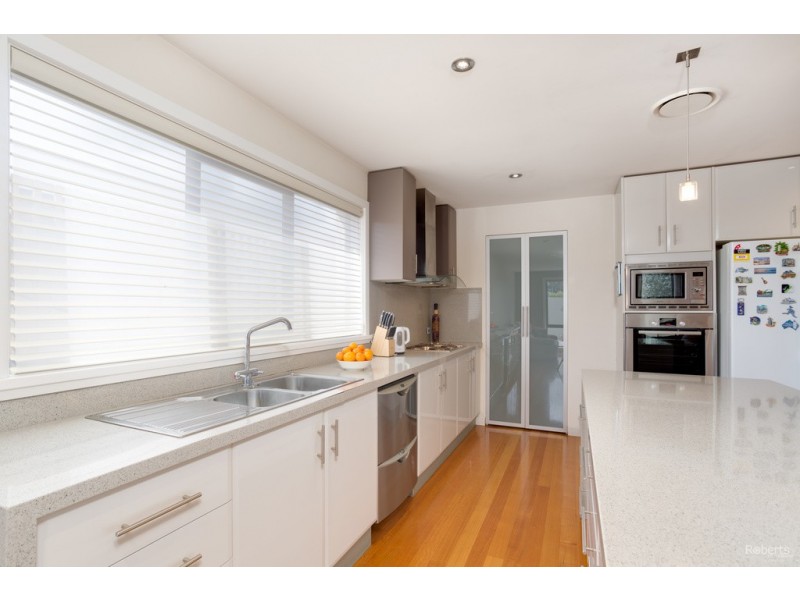 6 Dundas St, Youngtown TAS 7249