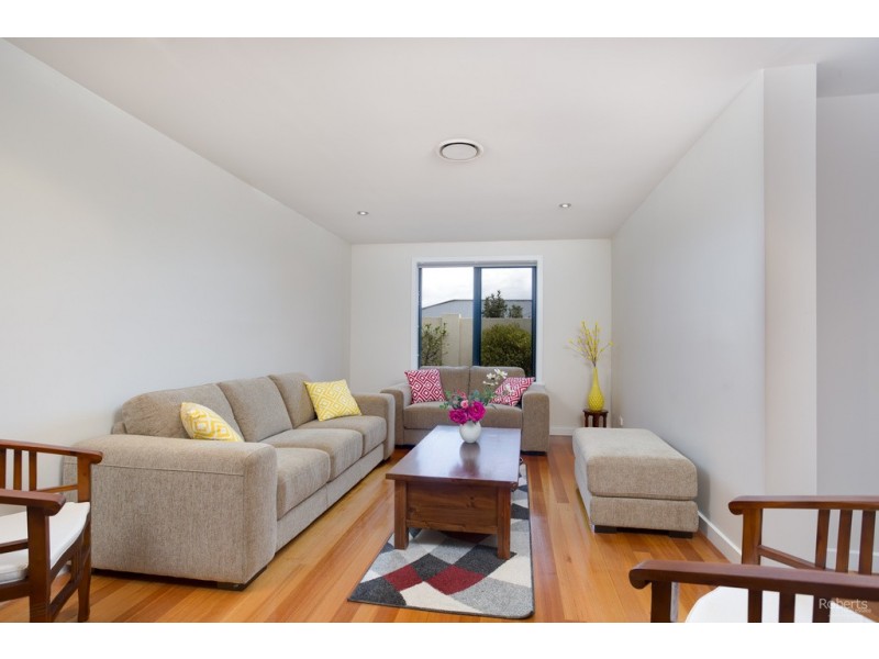 6 Dundas St, Youngtown TAS 7249