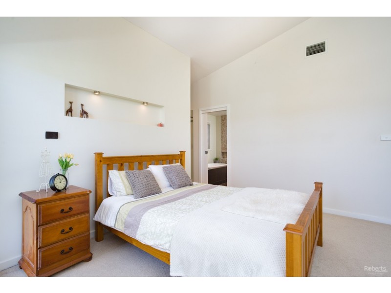 6 Dundas St, Youngtown TAS 7249