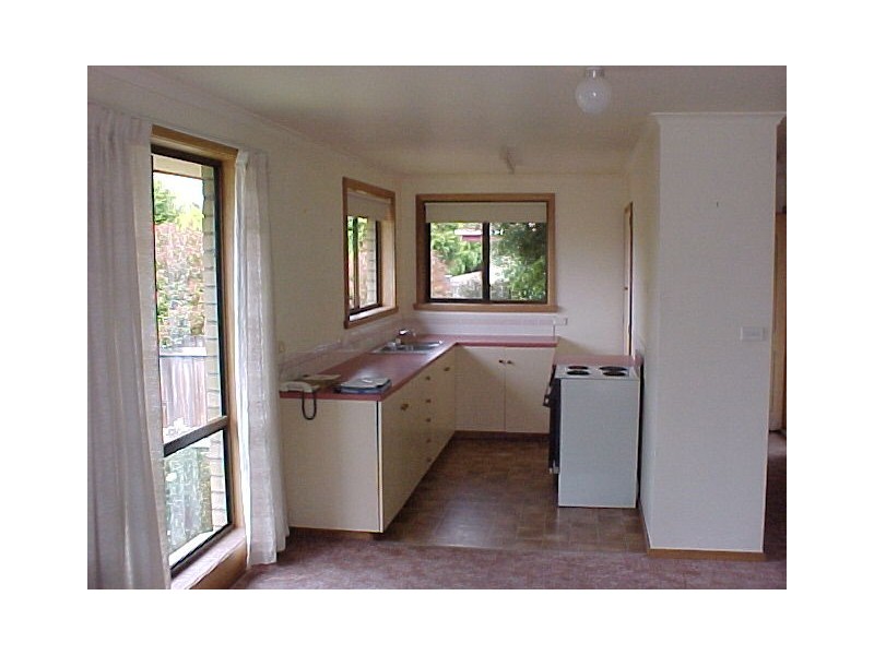 4/4 Norman Court, Newnham TAS 7248