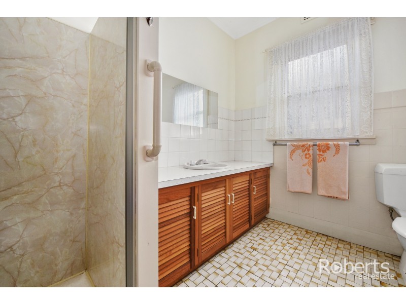 4 Tompsons Lane, Newnham TAS 7248