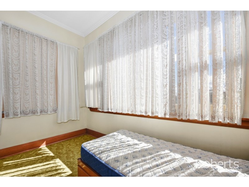 4 Tompsons Lane, Newnham TAS 7248