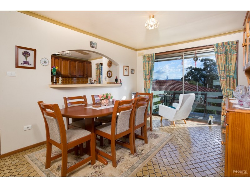 17 Bronzewing Ave, Newnham TAS 7248