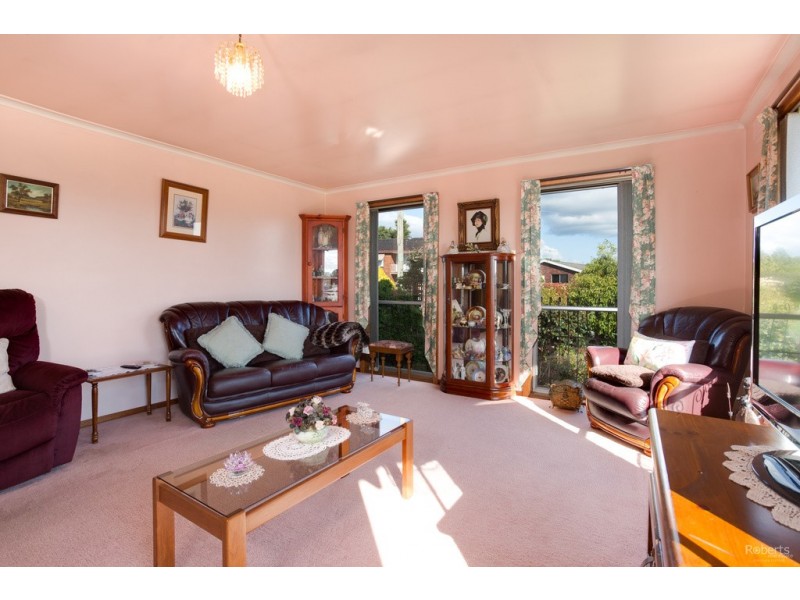 17 Bronzewing Ave, Newnham TAS 7248