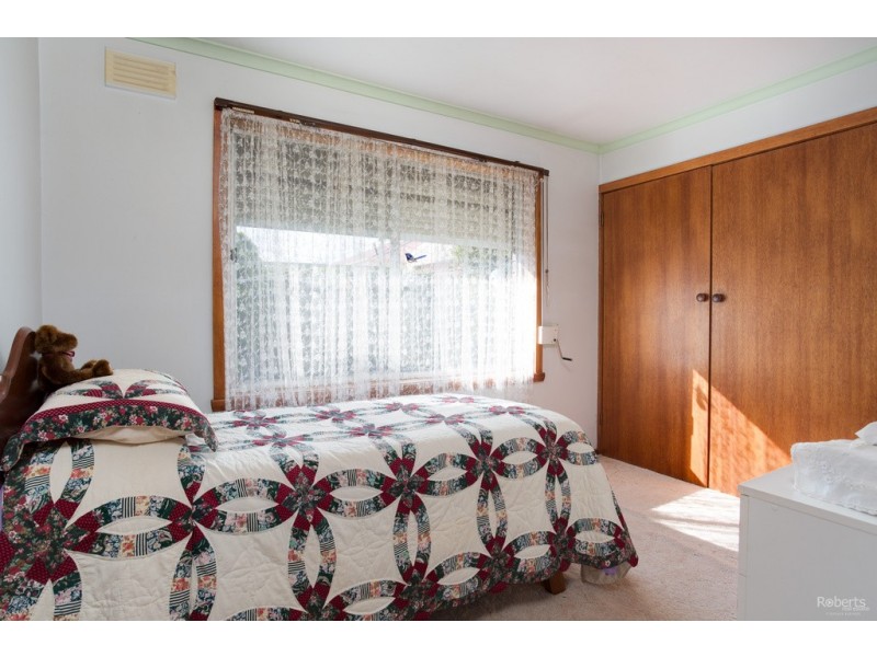 17 Bronzewing Ave, Newnham TAS 7248