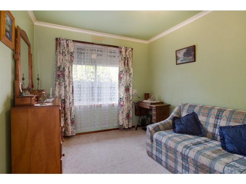 17 Bronzewing Ave, Newnham TAS 7248