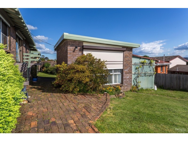 17 Bronzewing Ave, Newnham TAS 7248