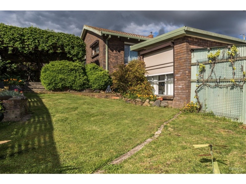17 Bronzewing Ave, Newnham TAS 7248