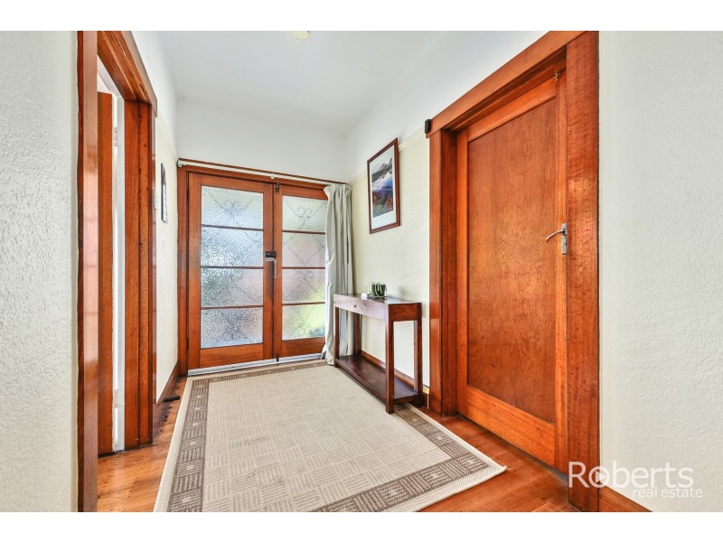 9 Robin St, Newstead TAS 7250