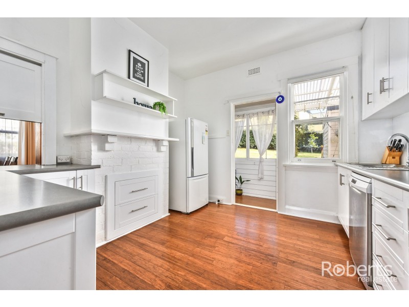 9 Robin St, Newstead TAS 7250