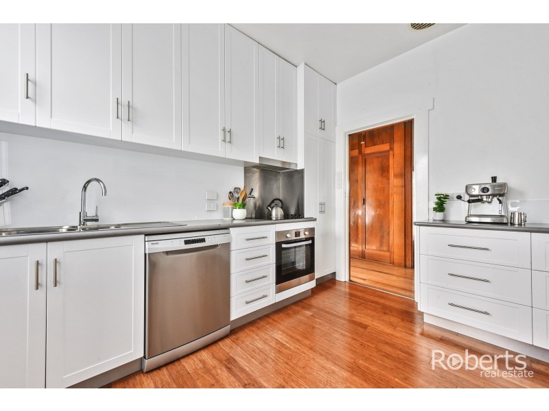 9 Robin St, Newstead TAS 7250