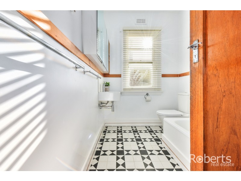 9 Robin St, Newstead TAS 7250