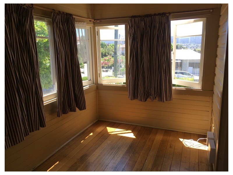 8 Strahan Road, Newstead TAS 7250