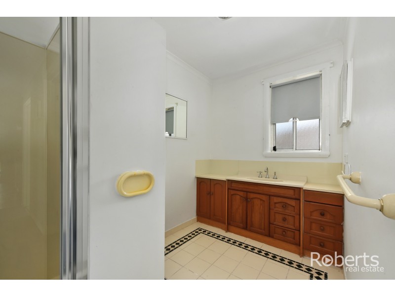 1 Bronzewing Avenue, Newnham TAS 7248