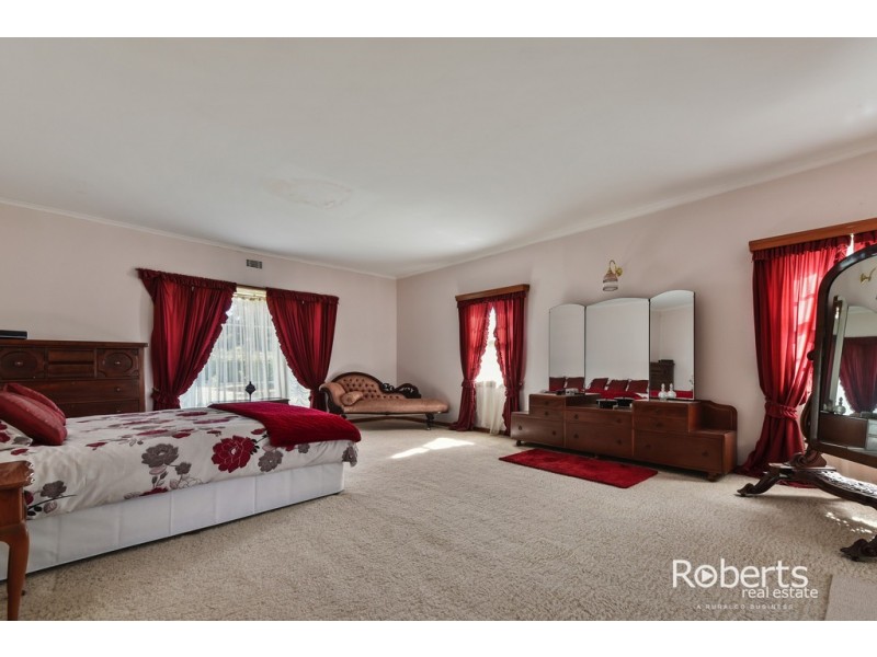 10 Downing Street, Riverside TAS 7250